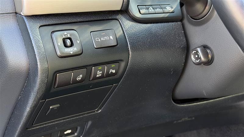 Used 2013 Lexus LS 460 w/ Comfort Pkg RWD image 22