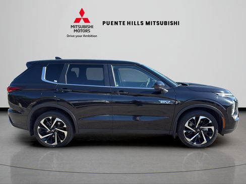 Used 2023 Mitsubishi Outlander 4WD Plug-In Hybrid image 6