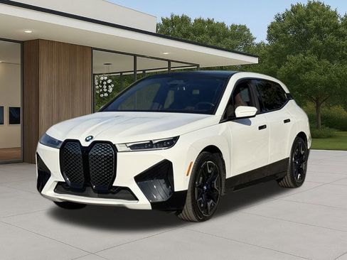 Used 2023 BMW iX xDrive50 w/ Premium Package image 2