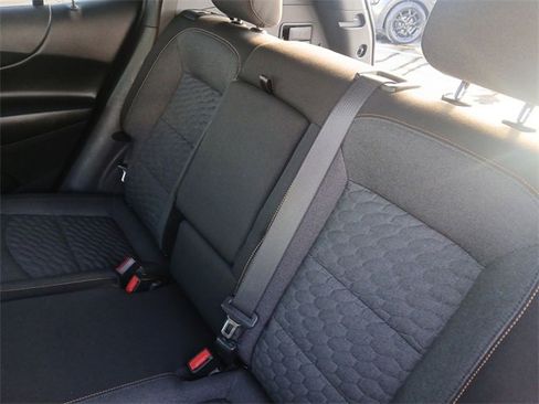Used 2021 Chevrolet Equinox LT image 21