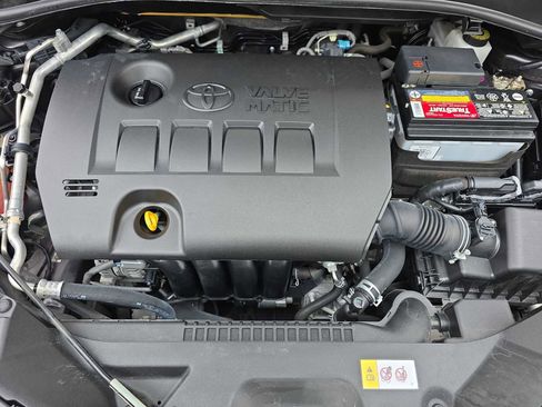 Used 2019 Toyota C-HR XLE image 13