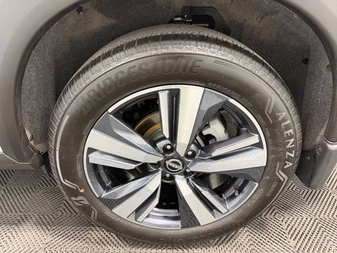 Used 2023 Nissan Rogue Platinum AWD/4WD image 35