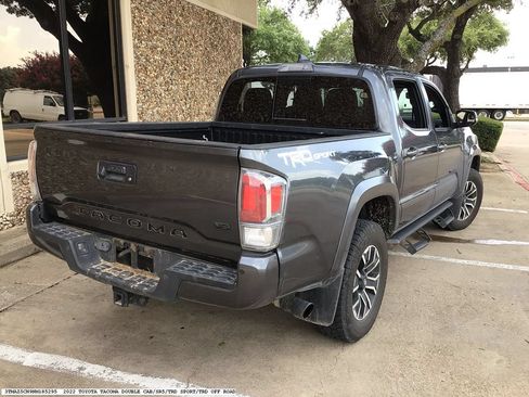 Used 2022 Toyota Tacoma TRD Sport w/ Technology Package RWD image 5