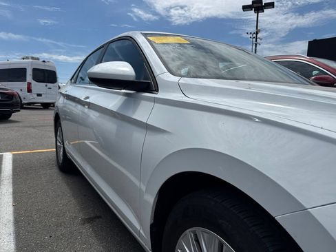 Used 2020 Volkswagen Jetta S w/ Driver Assistance Package FWD image 4