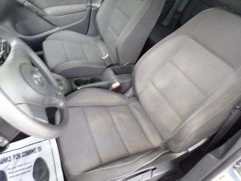 Used 2011 Volkswagen Golf 4-Door image 15