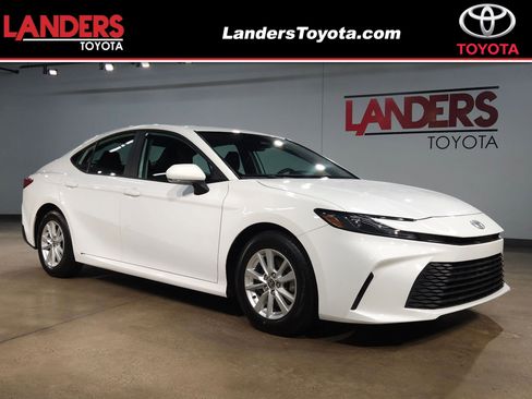 Certified 2025 Toyota Camry LE FWD image 1
