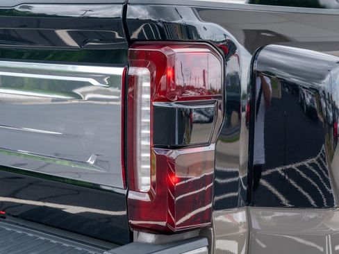 Used 2023 Ford F450 King Ranch w/ FX4 Off-Road Package AWD/4WD image 12