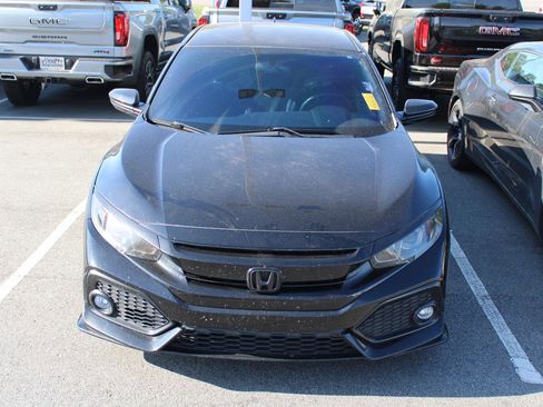 Used 2018 Honda Civic Sport image 2