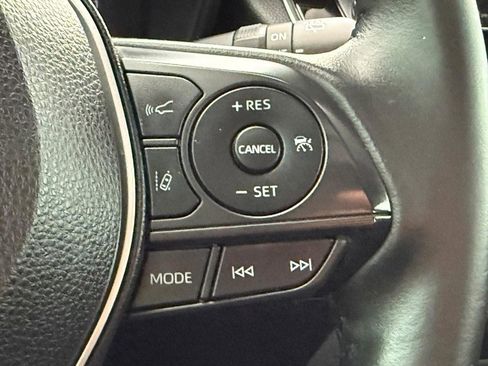 Used 2022 Toyota Corolla Cross LE image 17