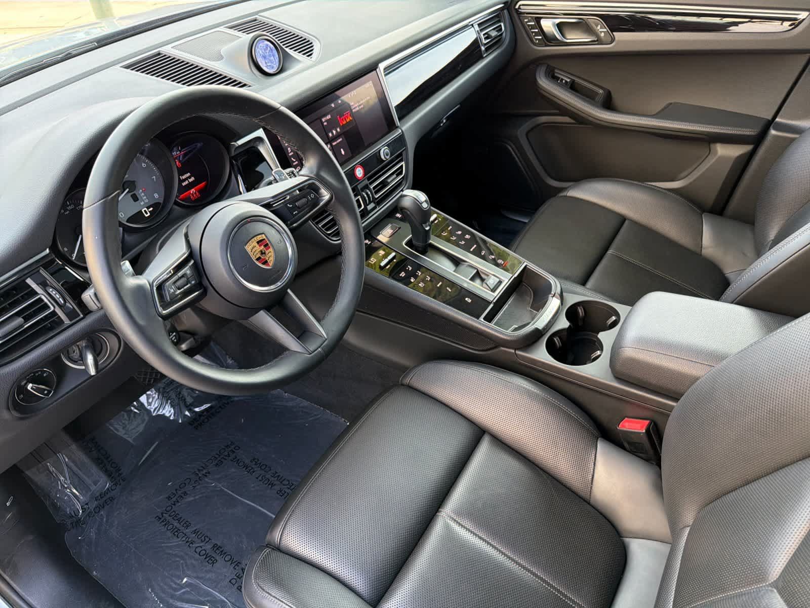 Certified 2024 Porsche Macan S AWD/4WD image 4