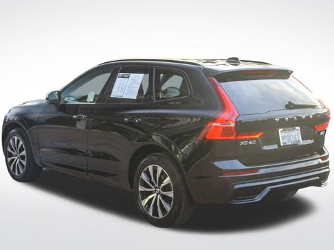 Used 2025 Volvo XC60 B5 Plus image 5
