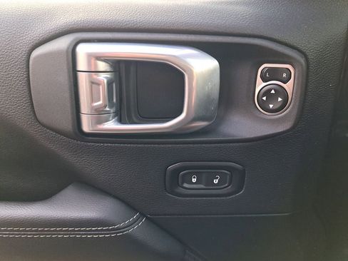 Used 2023 Jeep Wrangler Unlimited Sahara w/ Cold Weather Group image 27