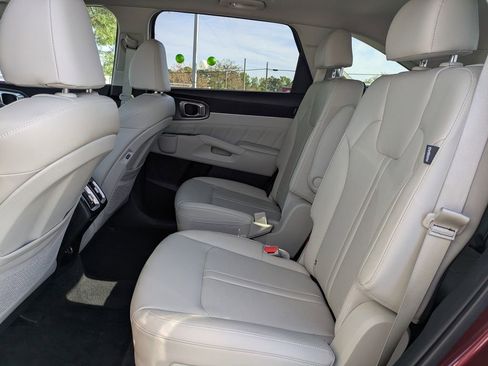 Used 2025 Kia Sorento SX image 14