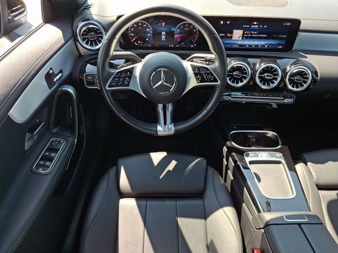 Used 2025 Mercedes-Benz CLA 250 4MATIC image 22