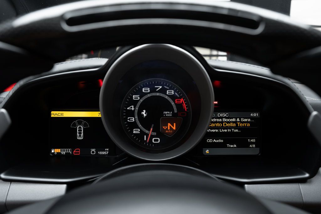 Used 2015 Ferrari 458 Italia Coupe RWD image 42