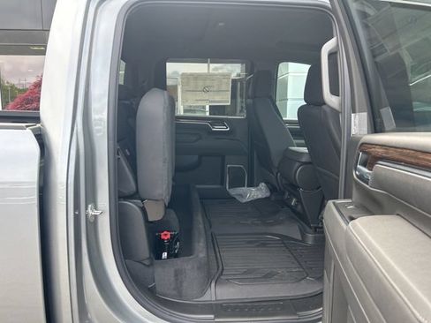 New 2026 GMC Sierra 2500 SLE w/ SLE Value Package; AWD/4WD image 15