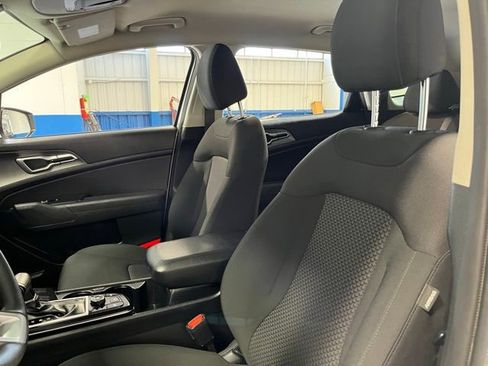 Used 2024 Kia Sportage LX FWD image 23