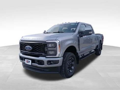Used 2023 Ford F250 Lariat w/ Sport Appearance Package image 5