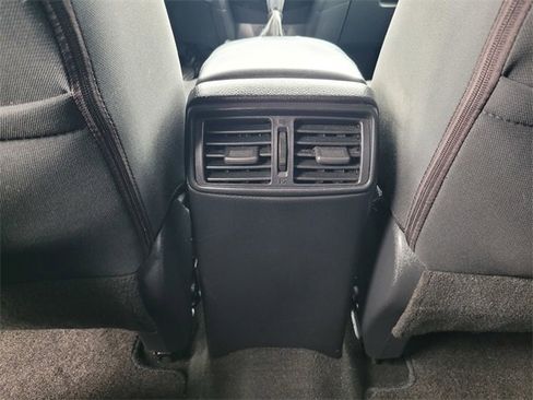 Used 2017 Nissan Rogue S image 17