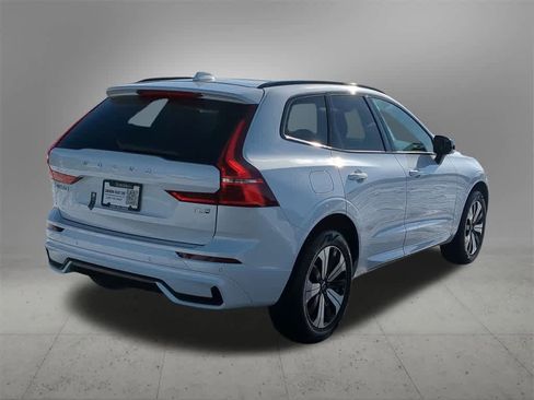 Certified 2025 Volvo XC60 T8 Core w/ Protection Package Premier image 6
