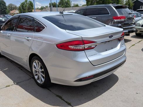Used 2017 Ford Fusion SE FWD image 7