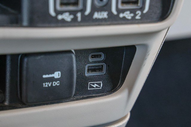 Used 2022 Chrysler Pacifica Touring-L FWD image 20