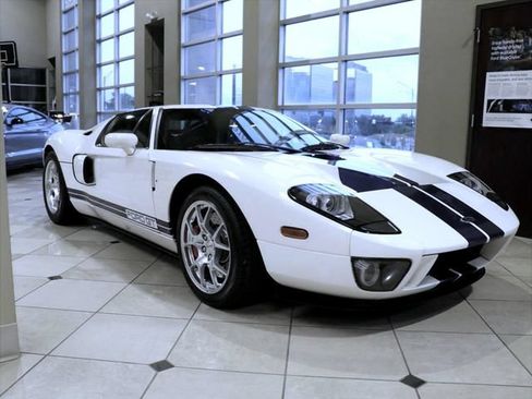 Used 2005 Ford GT RWD image 1