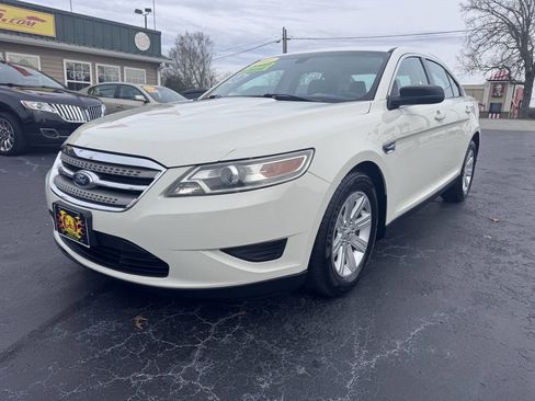 Used 2011 Ford Taurus SE image 3