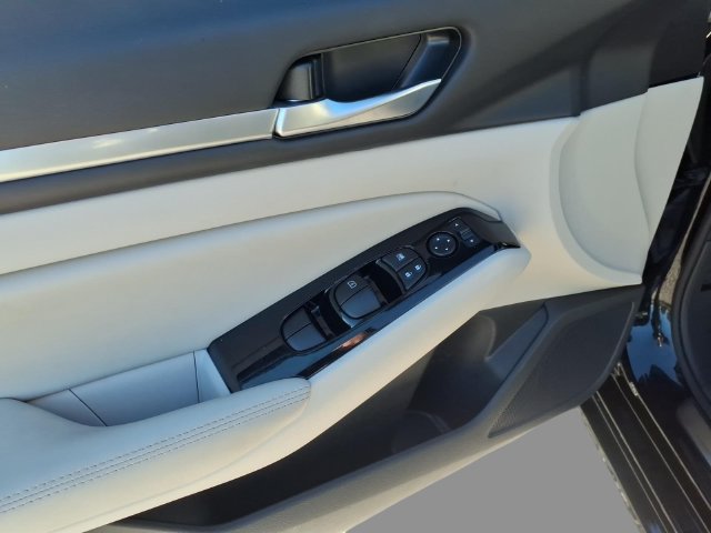 Certified 2024 Nissan Altima 2.5 SL FWD image 18