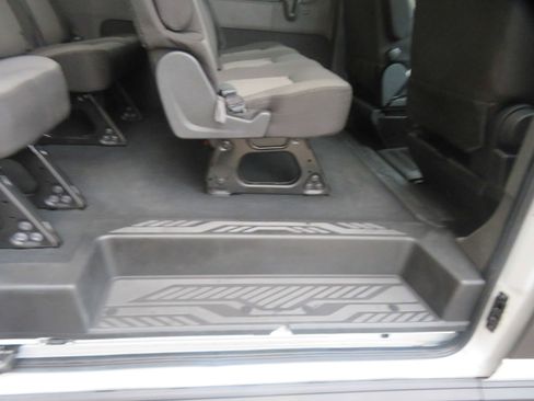 Used 2023 Ford Transit 350 XLT image 21