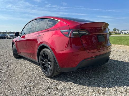 Used 2024 Tesla Model Y Long Range AWD/4WD image 7