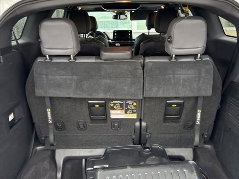 Used 2022 Toyota Sienna XSE w/ XSE Plus Package image 13