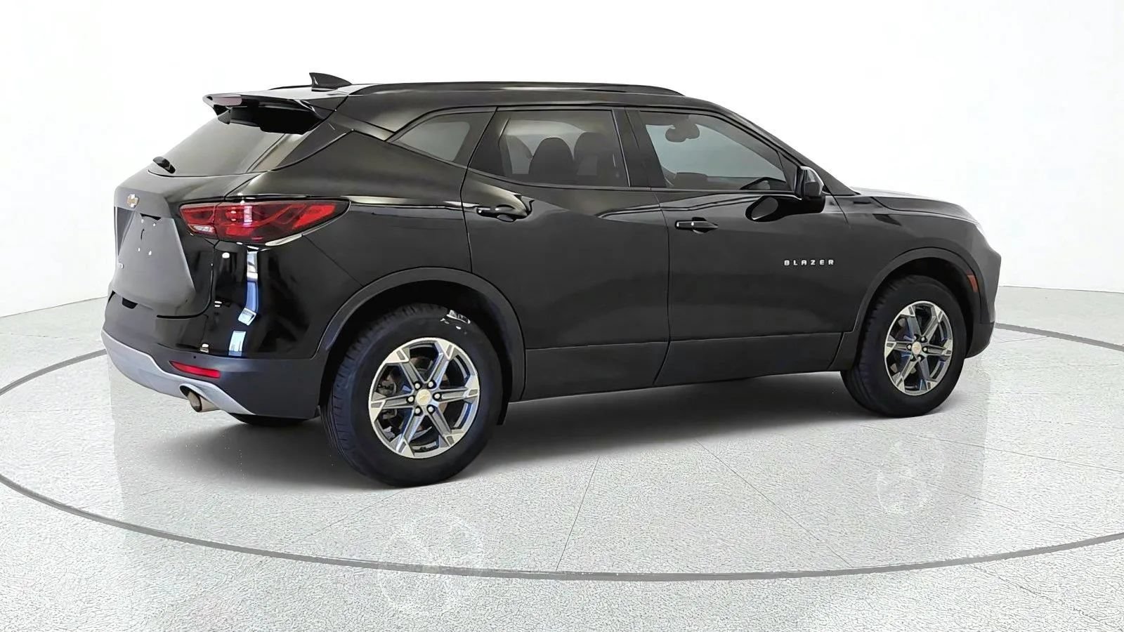 Used 2024 Chevrolet Blazer LT w/ Convenience Package FWD image 9