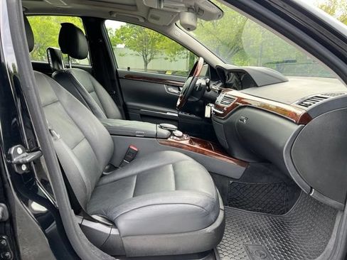 Used 2012 Mercedes-Benz S 550 4MATIC w/ Sport Pkg image 24