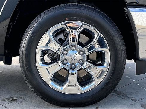 New 2026 RAM 1500 4x4 Crew Cab image 21