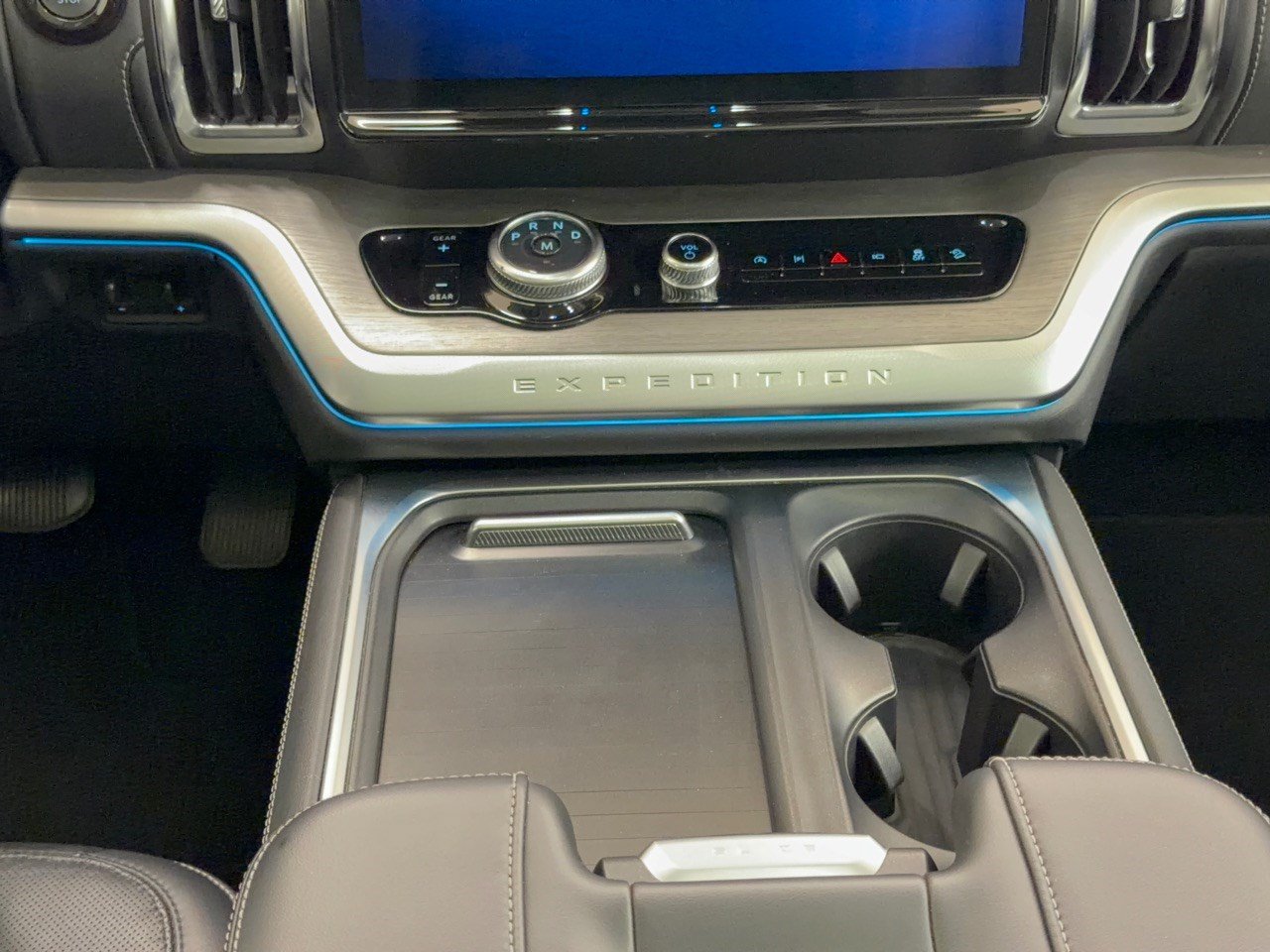 Used 2025 Ford Expedition Max Platinum AWD/4WD image 22