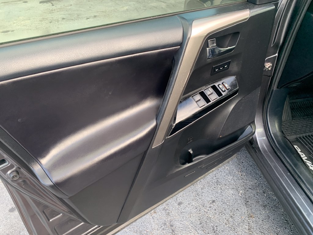 Used 2018 Toyota RAV4 Limited w/ All Weather Liner Package FWD image 18