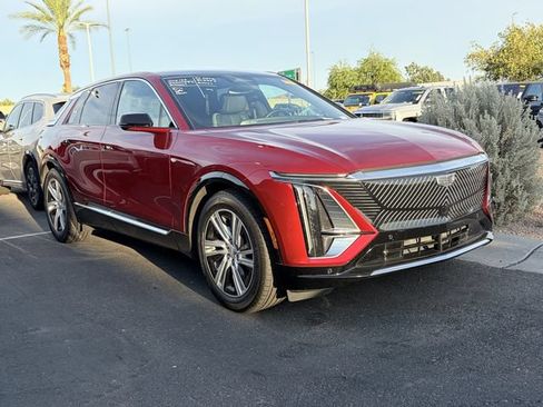 Used 2024 Cadillac Lyriq Tech RWD image 3