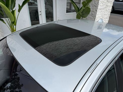 Used 2011 BMW 750Li RWD image 9