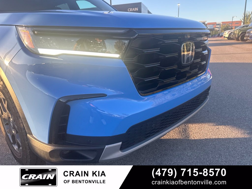 Used 2025 Honda Pilot TrailSport image 8