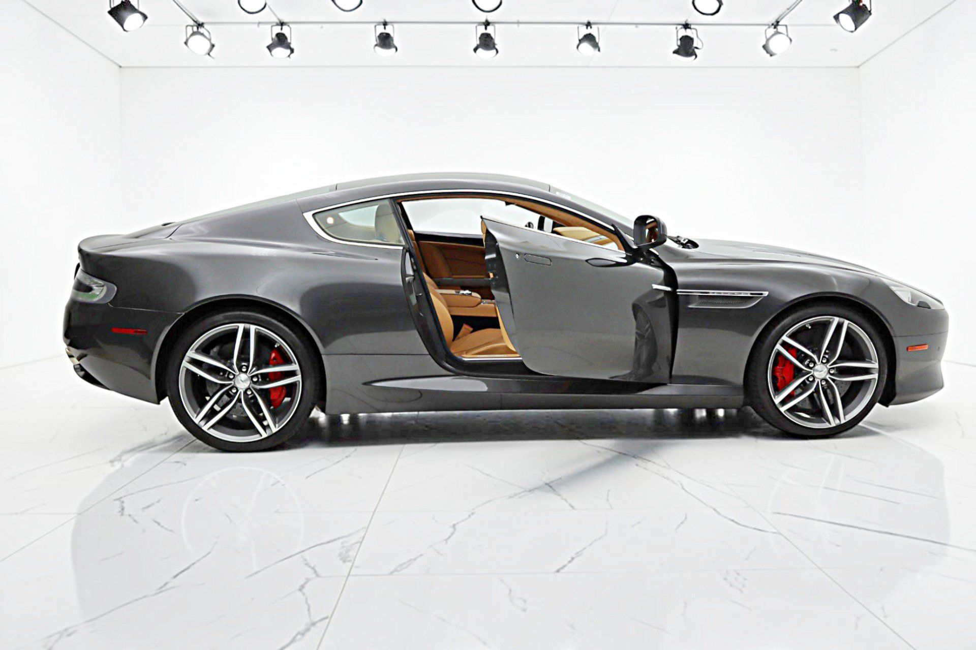 Used 2012 Aston Martin Virage Coupe RWD image 14