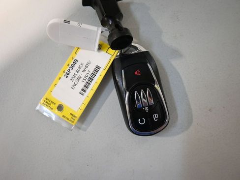 Used 2025 Buick Encore GX Preferred AWD/4WD image 9