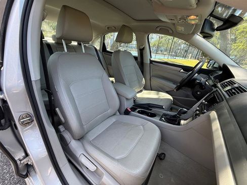 Used 2014 Volkswagen Passat 2.5 SE FWD image 21