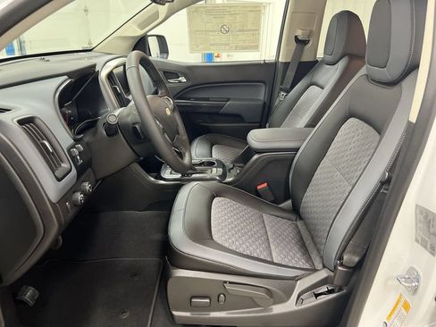 Used 2022 Chevrolet Colorado Z71 AWD/4WD image 19
