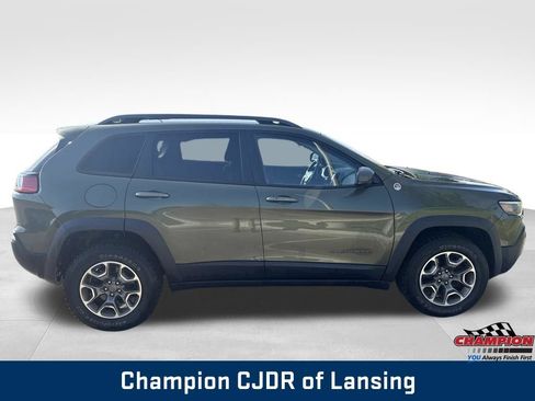 Used 2020 Jeep Cherokee Trailhawk w/ Cold Weather Group AWD/4WD image 9