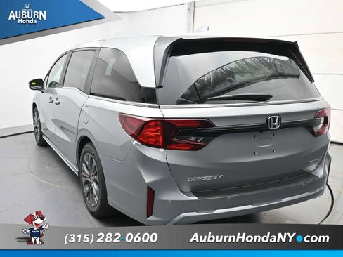 New 2026 Honda Odyssey Touring image 15