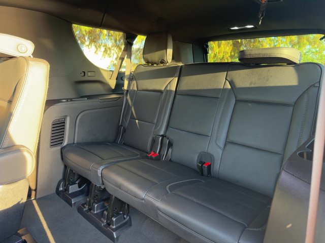 Used 2025 GMC Yukon XL Denali AWD/4WD image 34