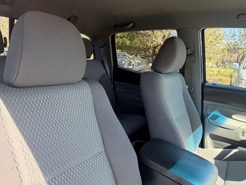 Used 2015 Toyota Tacoma PreRunner w/ SR5 Package RWD image 13