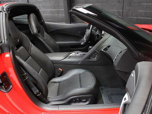 Used 2019 Chevrolet Corvette w/ 2LT w/ 2LT Preferred Equipment Group image 44