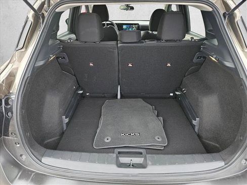 Used 2025 Nissan Kicks SV image 7